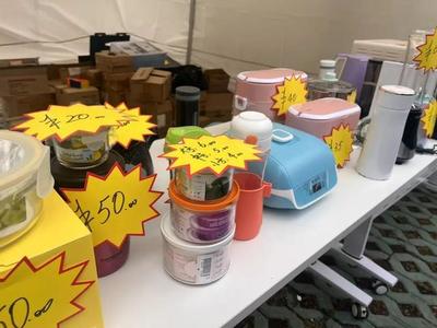 崇明鄉(xiāng)村“奧特萊斯”特賣會(huì) 工藝禮品的購物天堂